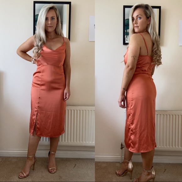 On the label it’s UK 10 as I purchased in London but it’s US size 6. - Picture 1 of 1